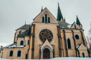 Nad mestom Levoča sa vypína Mariánska hora.